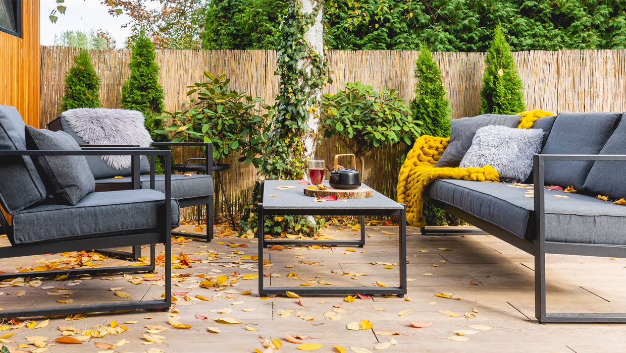 B2B Gardenware Image Background